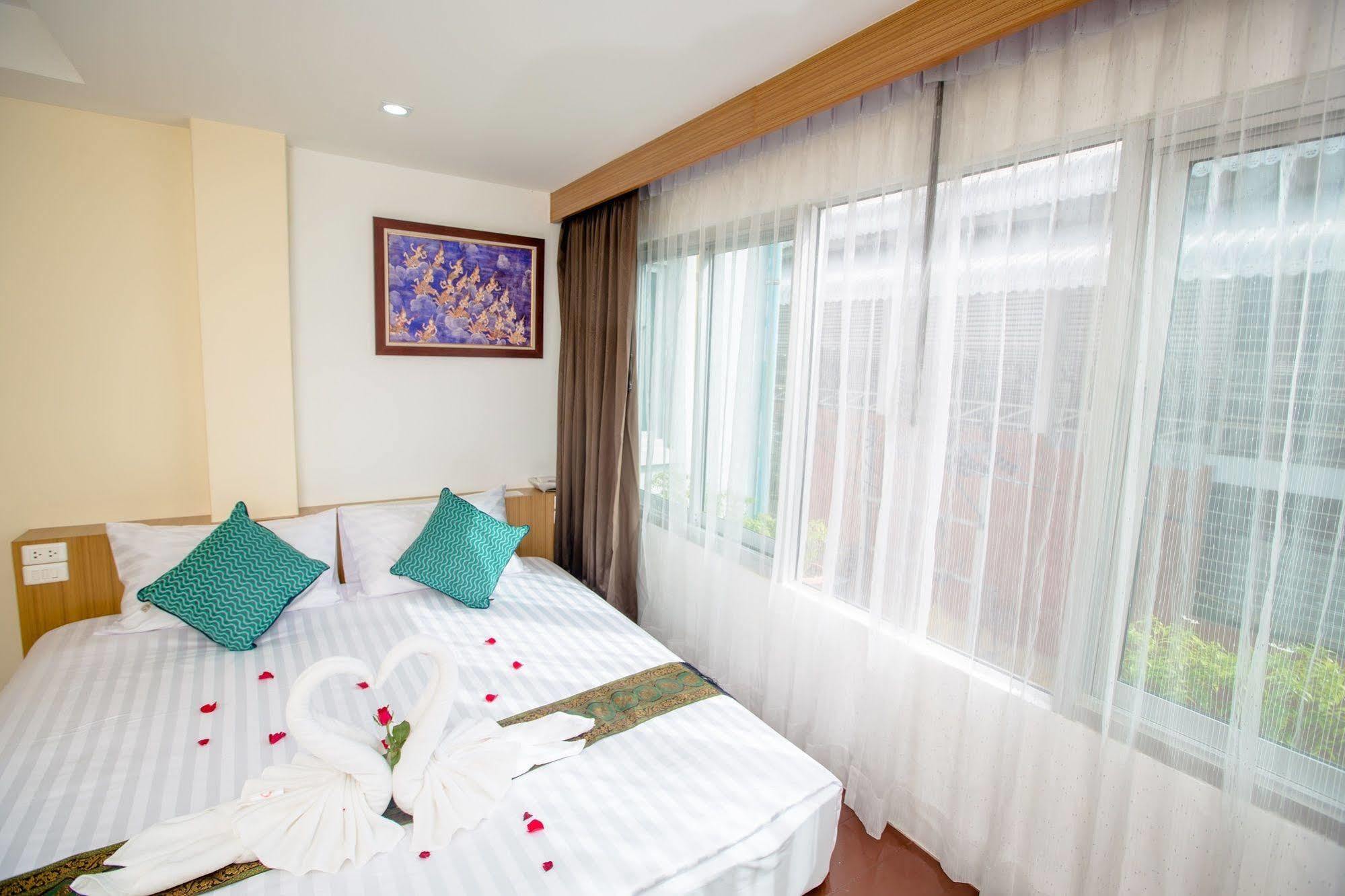 Patong Landmark Hotel Экстерьер фото