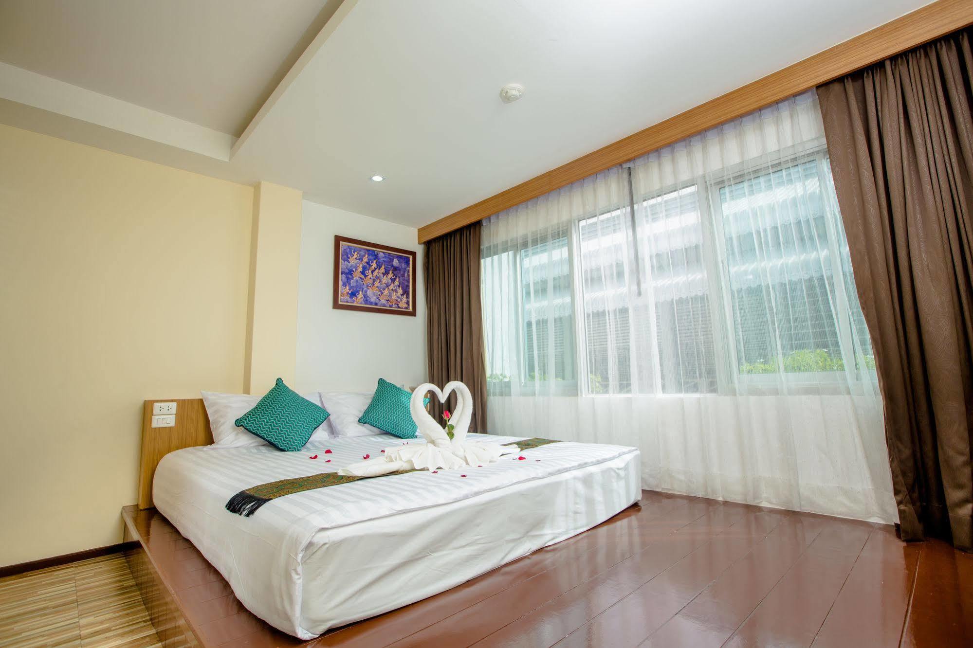 Patong Landmark Hotel Экстерьер фото